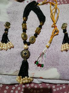 JWELLARY SET(Black peral har with earings)
