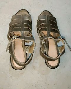 CATWALK High Heels with Tag