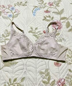 Comfortable Lace Trim Bra