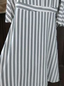 Chic Striped Cold Shoulder Dress with Flower Detai