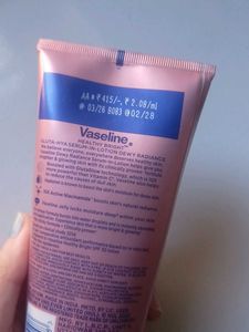Vaseline Gluta-Hya Dewy Radiance Lotion