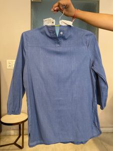 Bland 9 Blue Top With White Lace Size S