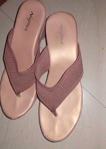 Comfortable Women's Flip-Flops