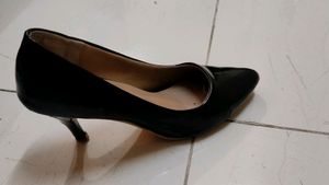 Black Stilitoes Heels