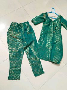 "Stunning Green & Gold Ethnic Set for Sale! ✨