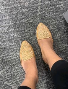 Embellished Beige Jutti Flats