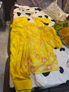 elegant yellow sequin work suit🌷🌼