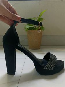 ❗❗PRICE DROP❗❗Marc Loire Embellished Platform He
