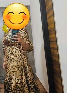 Chic Leopard Print Midi Dress