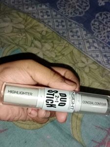 Insight 2-in-1 Highlighter & Conceal Stick