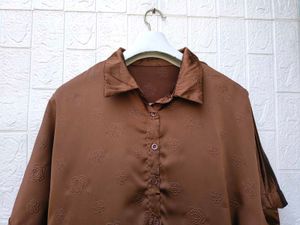 New with tag Elegant Brown Textured Short Sleeve S