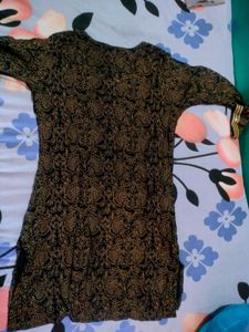 Elegant Black &amp; Gold Kurta