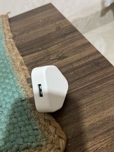 Apple universal adapter
