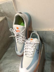 New Nike Sports Shoes