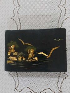 Exquisite Black Lacquer Trinket Box with Bird