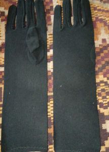 Hand Gloves In Use For Abaya