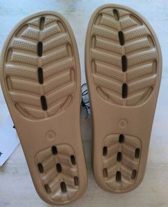 Comfortable Beige Flip-Flops