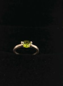 Elegant Peridot Ring pure silver