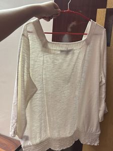 Trendy square neckline