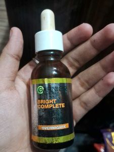 Garnier Bright Complete Overnight Serum