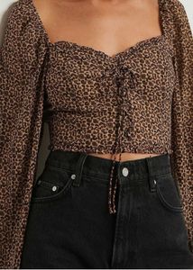 Chic Leopard Print Ruched Top