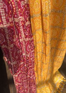 Set of 2 Bandhani Duppattas