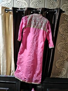 Pink Embellished Kurta pajami set