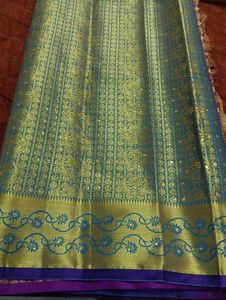 Elegant kanjeevaram silk Saree with golden zari