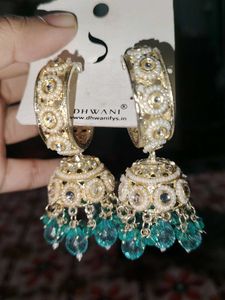 Elegant Gold &amp; Emerald Jhumka Earrings