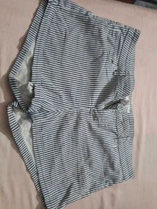 H&M Striped Women's Shorts
