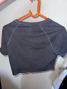Chic Grey Cropped T-Shirt