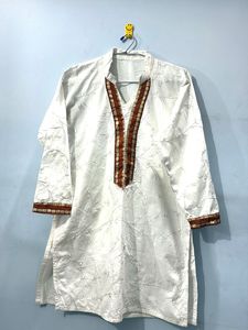 Elegant White Embroidered Kurta