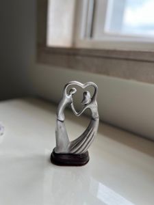 Boy And Girl Showpiece