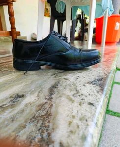 Classic Black Leather Oxford Shoes