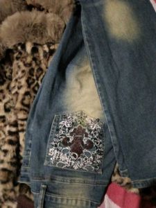 Embroidered flared jeans