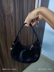 Stylish Black Shoulder Bag