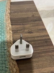 Apple universal adapter