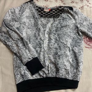 Stylish Black &amp; White Print Top with Lace Detail