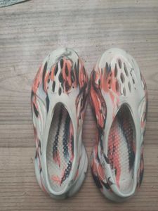 Yeezy Foam Runner Swirl - Limited Edition