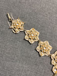 Elegant Kundan Maang Tikka