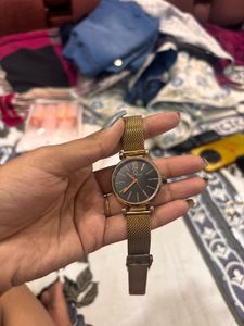 Elegant Gold Mesh Strap Watch