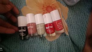 Set of 5 Nail Polishes