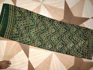 GUJARAT FAMOUS BANDHANI SARI