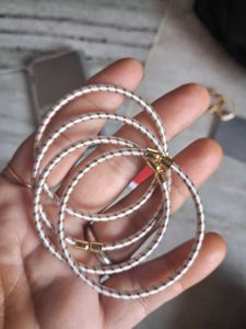 Set of 4 Metallic Bangles