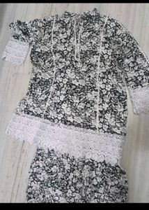 2 combo Floral Print Kurta Set with Lace Trim