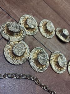 Gold Tone Straw Hat Chain Belt