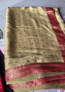 Golden Embroidered Border Print Saree with Blouse