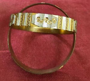 Elegant bangles