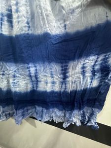 blue dress