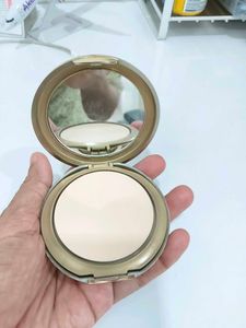 Lakme Compact Powder(w 10 ivory)